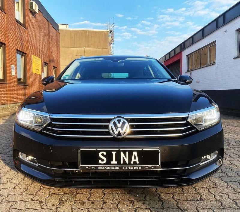 Gebraucht VW Passat R 150 PS (110 kW) 2019 Grau Kombi