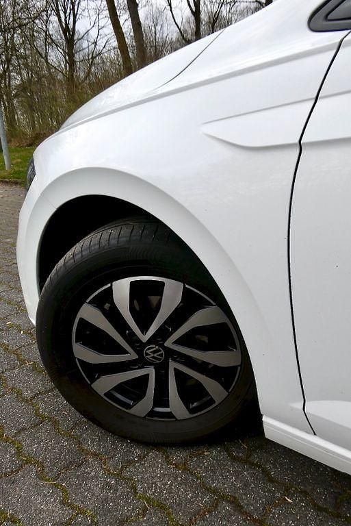 Gebraucht VW Polo Active 95 PS (69 kW) 2023 Weiß Kleinwagen