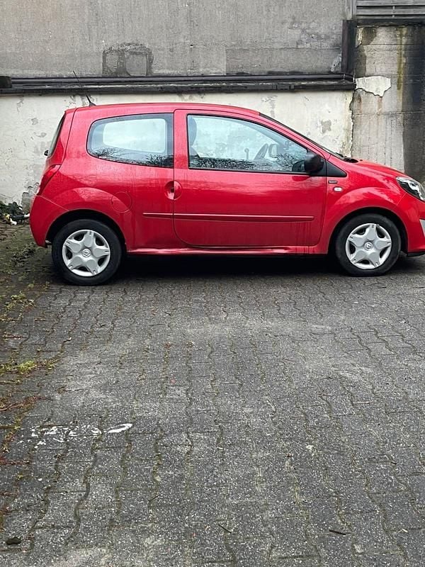 Second-hand Renault Twingo 75 CP (55 kW) 2011 Roșu Hatchback