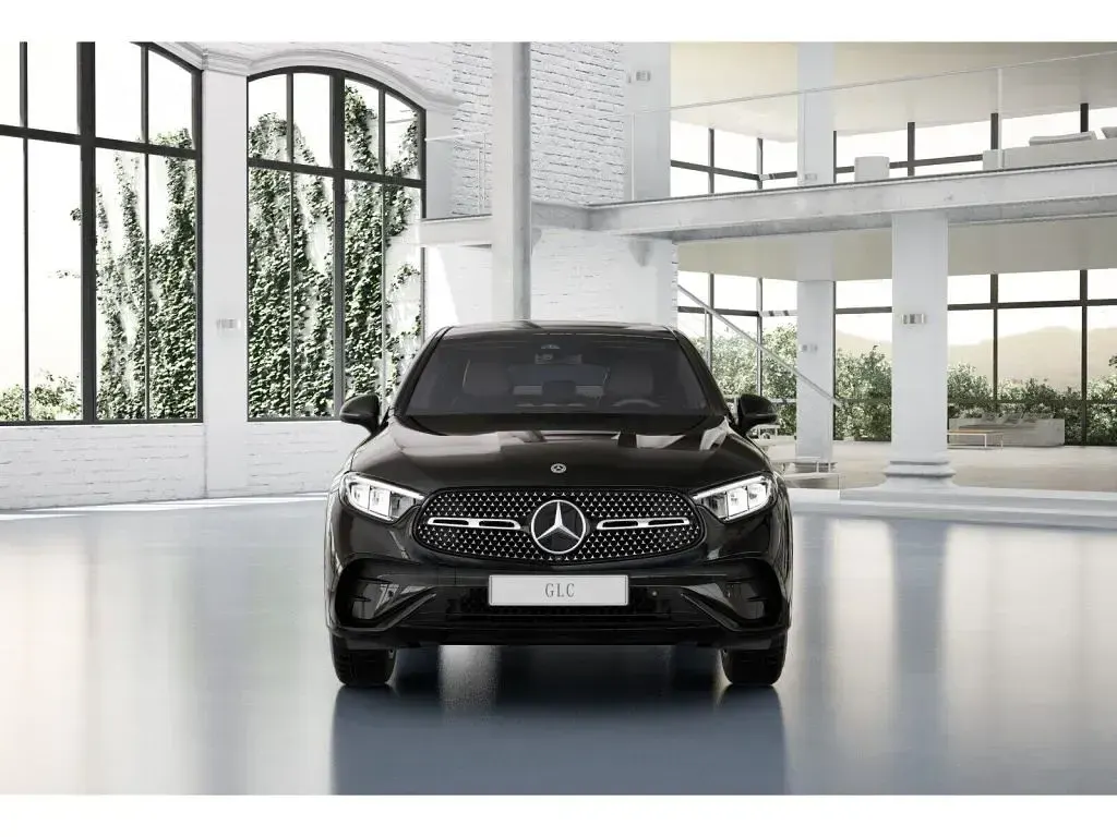 Gebraucht Mercedes GLC300de AMG 333 PS (244 kW) 2025 Schwarz Coupé