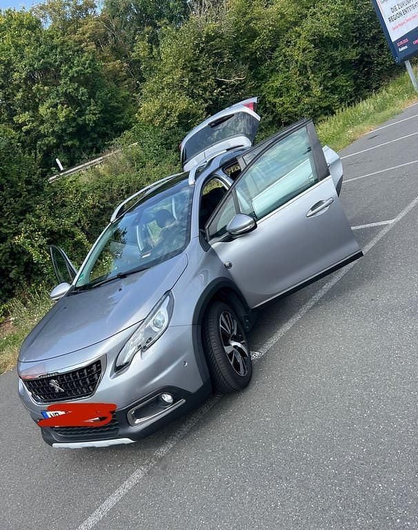 Silber Gebraucht 2019 Peugeot 2008 Allure SUV | 13.000 € - Bild 1/4