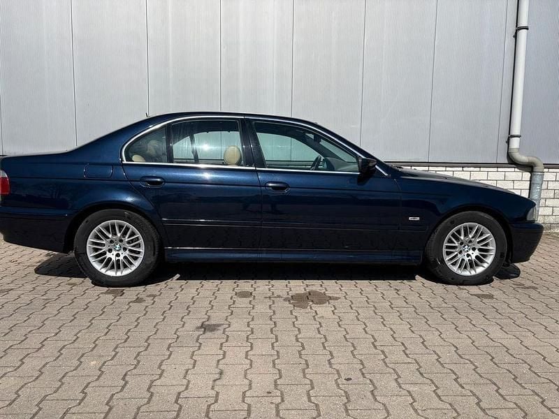 Second-hand BMW 530 193 CP (141 kW) 2001 Albastru Berlinǎ
