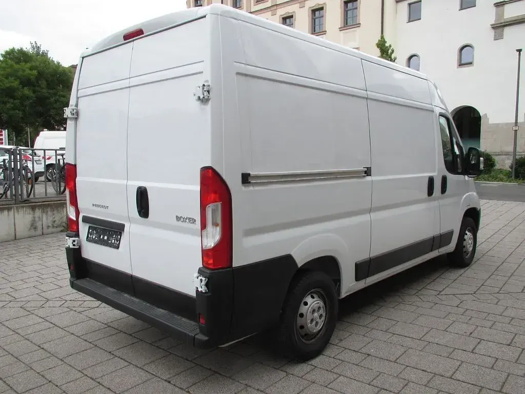 Gebraucht Peugeot Boxer S 120 PS (88 kW) 2023 Weiß Van