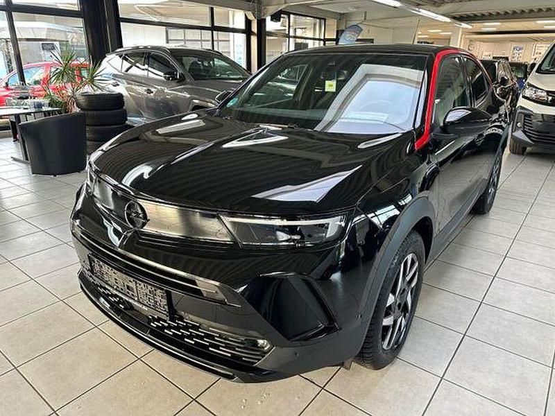 Lackierung schwarz pe.../schwarz (metallic) Gebraucht 2024 Opel Mokka SUV | 22.699 € (Fairer Preis) - Bild 1/4