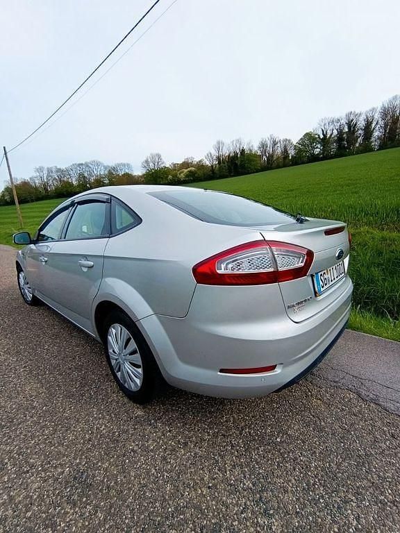 Gebraucht Ford Mondeo Trend 140 PS (102 kW) 2012 Silber Limousine