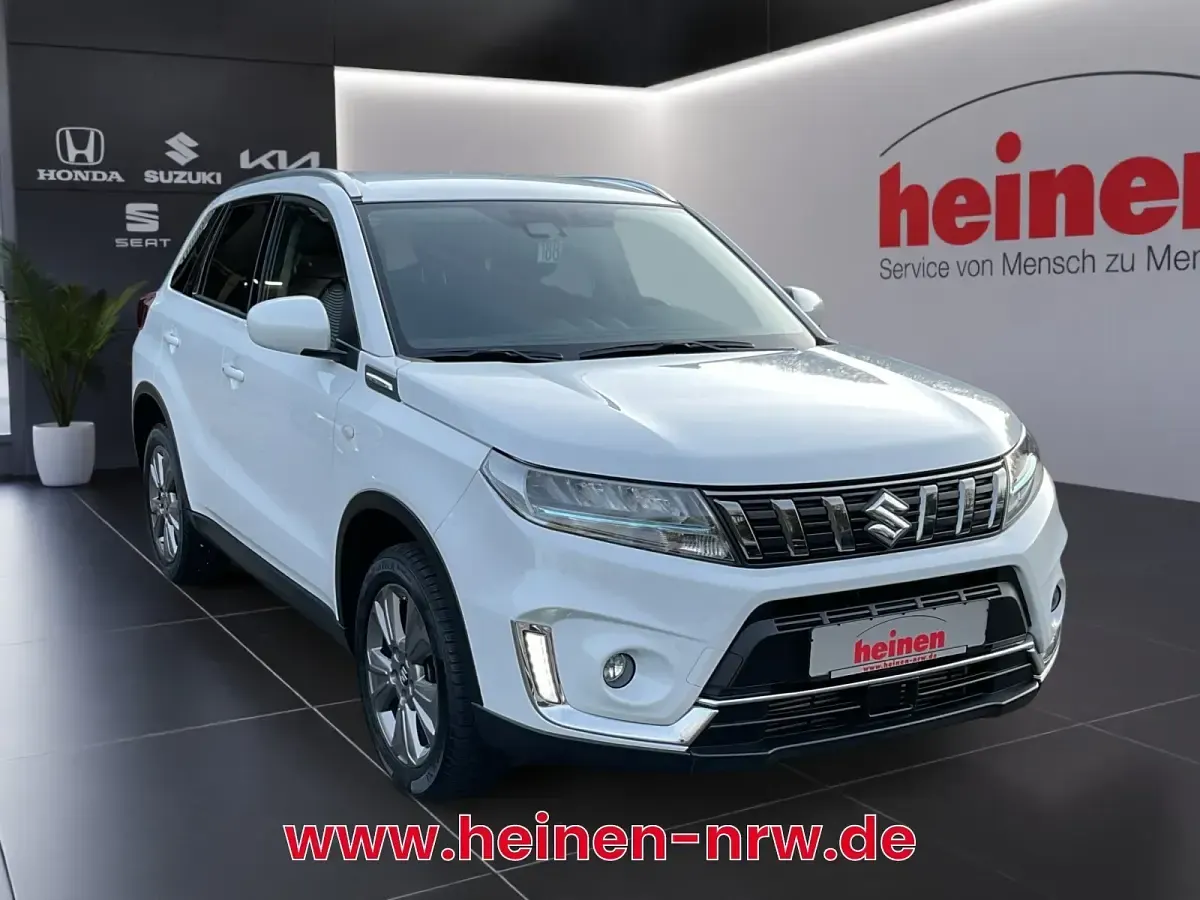 Gebraucht Suzuki Vitara Comfort 129 PS (94 kW) 2021 Pearl cool white SUV