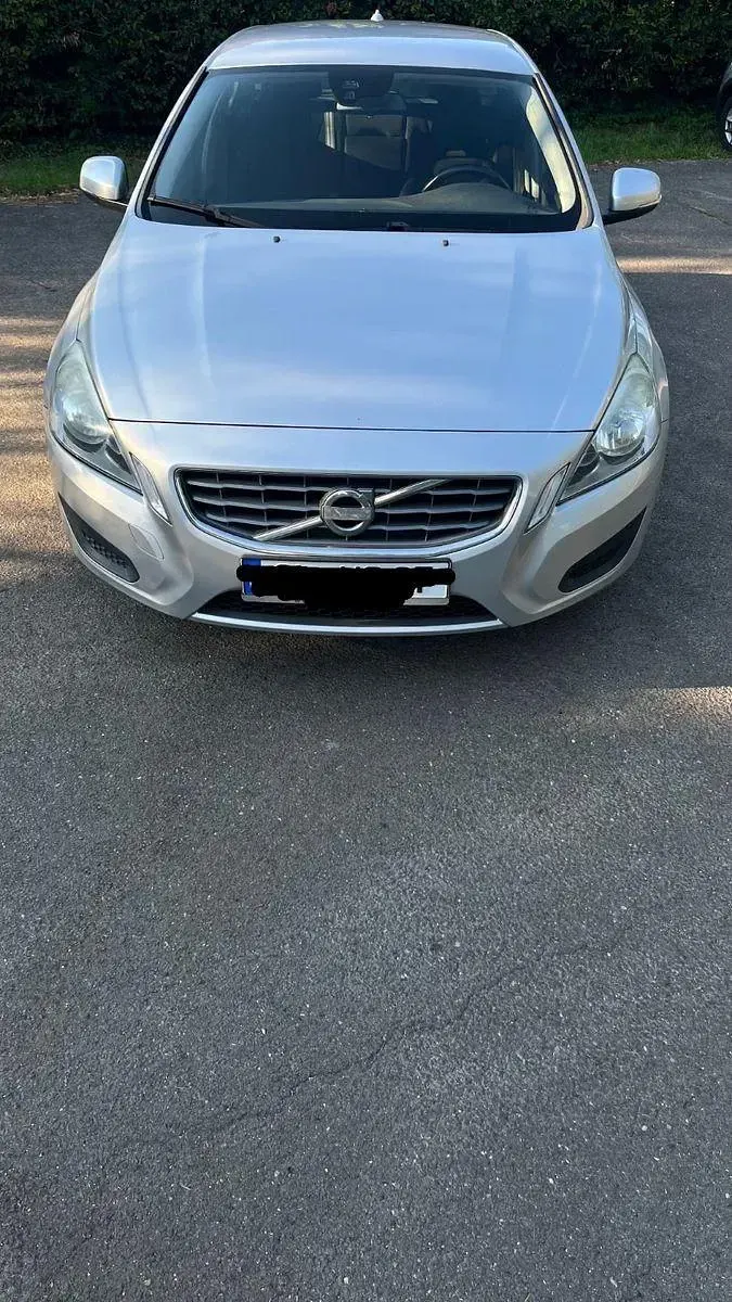 Gebraucht Volvo V60 Kinetic 215 PS (158 kW) 2013 Silber Kombi