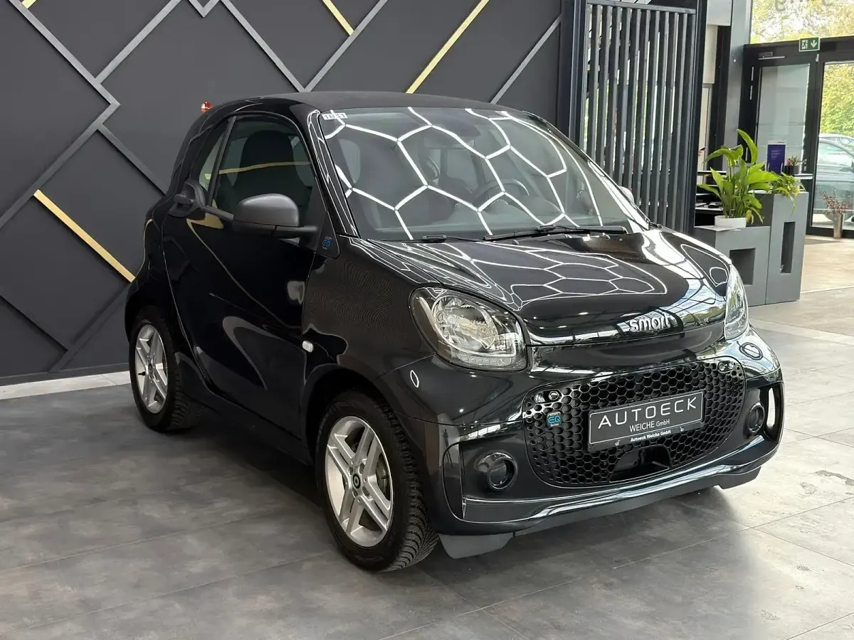 Gebraucht Smart ForTwo Coupé 60 kW (82 PS) 2022 Schwarz Coupé