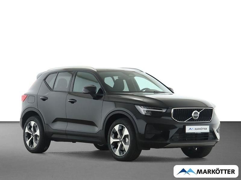 Neu Volvo XC40 Core 163 PS (119 kW) 2025 Schwarz SUV