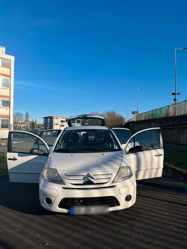 Weiß Gebraucht 2009 Citroën C3 Kleinwagen | 999 € (Guter Preis) - Bild 1/4