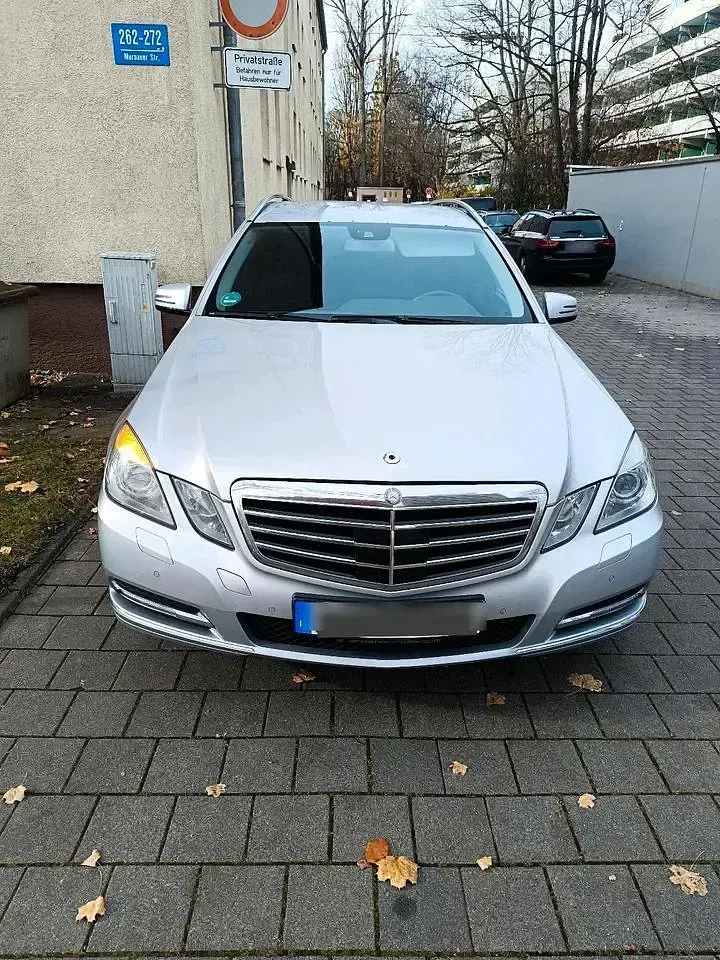 Gebraucht Mercedes E250 204 PS (150 kW) 2011 Silber Kombi