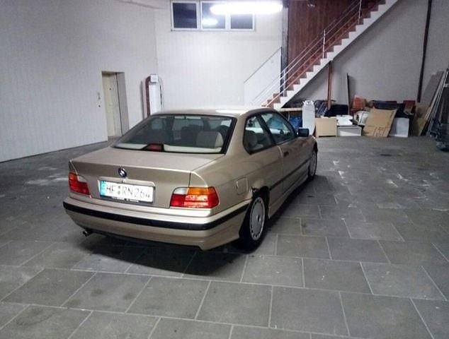 Gebraucht BMW 318 140 PS (102 kW) 1998 Beige Coupé