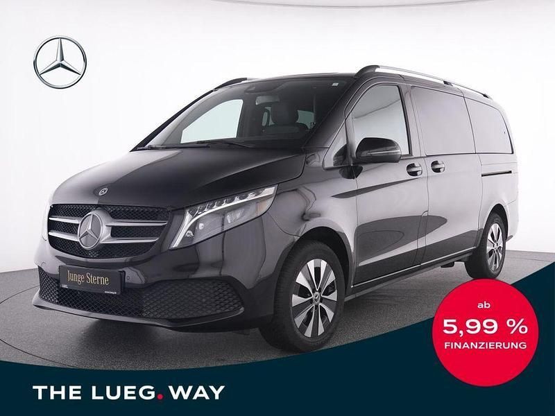 Schwarz obsidianschwarz metall Gebraucht 2023 Mercedes V250 Van / Kleinbus | 63.485 € (Teuer) - Bild 1/4
