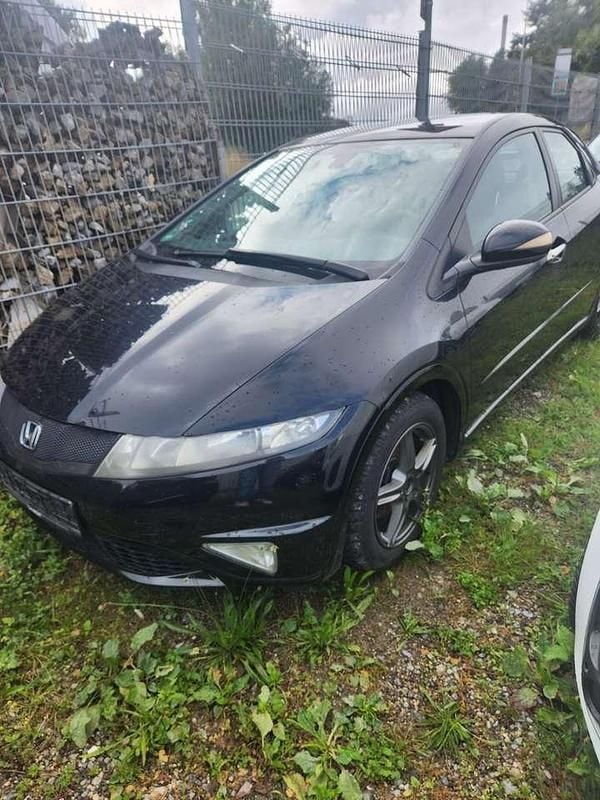Crystal black p. Gebraucht 2010 Honda Civic Sport Limousine | 4.200 € (Guter Preis) - Bild 1/4