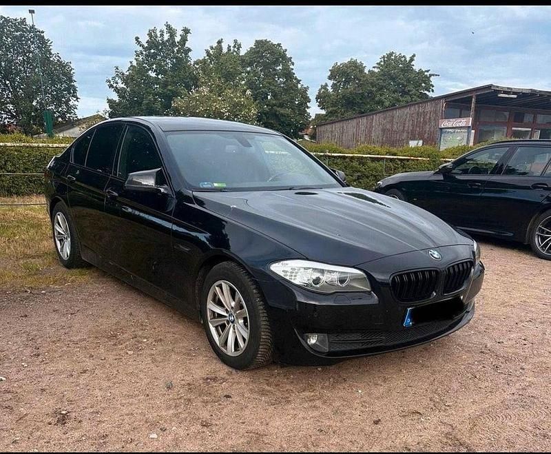 Schwarz Gebraucht 2013 BMW 525 Sport Line Limousine | 14.500 € (Etwas zu teuer) - Bild 1/4