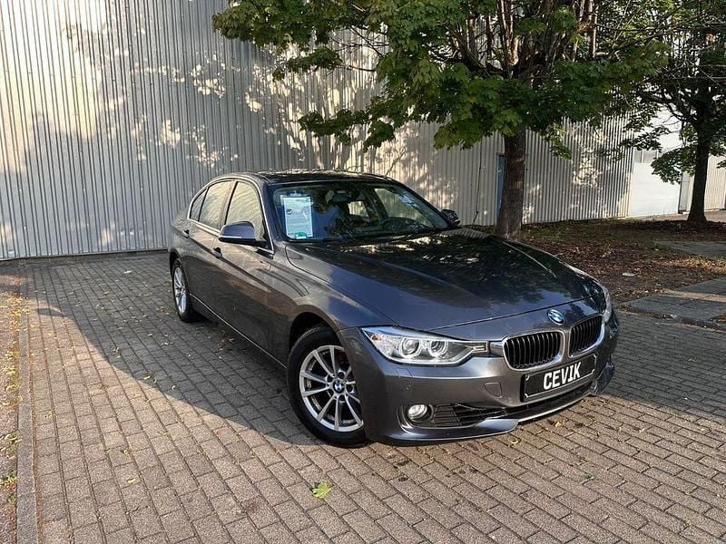 Grau Gebraucht 2012 BMW 320 Limousine | 5.950 € (Superpreis) - Bild 1/4