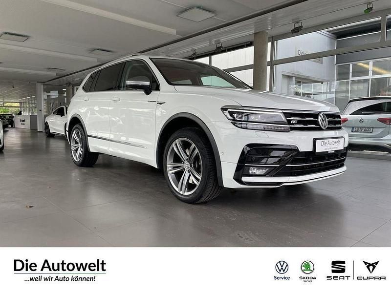 Pure white (weiß) Gebraucht 2020 VW Tiguan Allspace Highline SUV | 30.980 € (Teuer) - Bild 1/4