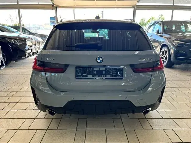Gebraucht BMW 330 M Sport 286 PS (210 kW) 2025 Grau Kombi