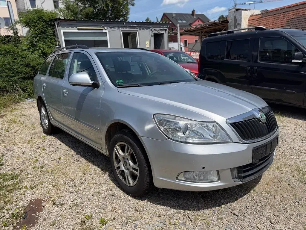 Gebraucht Skoda Octavia Ambiente 105 PS (77 kW) 2009 Silber Kombi