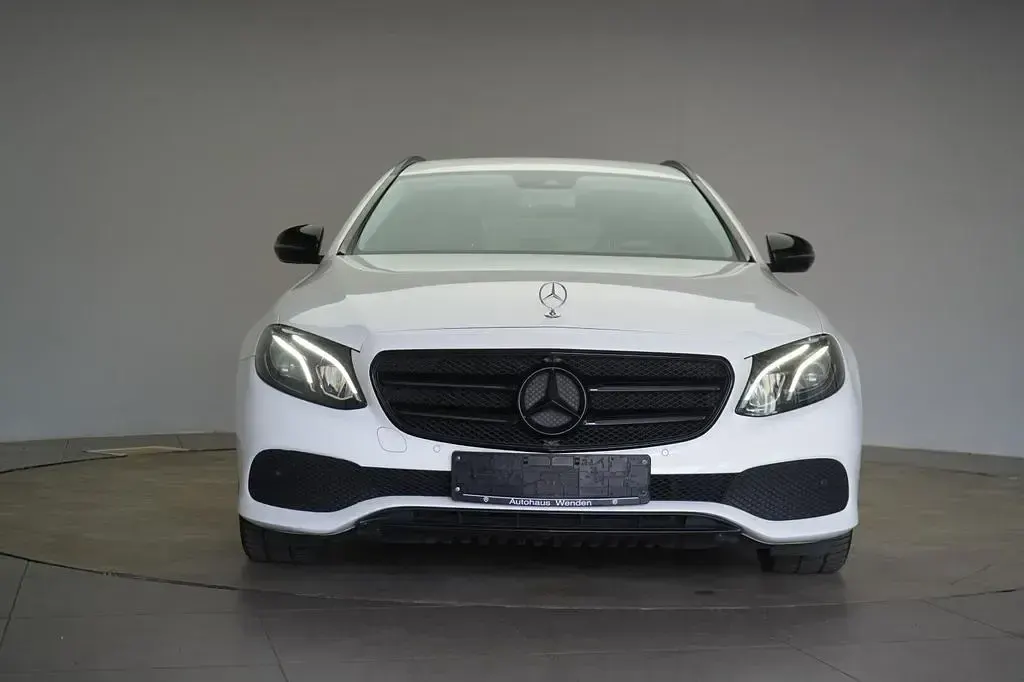 Gebraucht Mercedes E300 245 PS (180 kW) 2018 Weiß Limousine