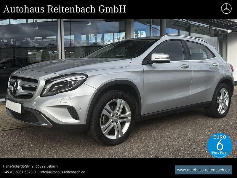 Polarsilber Gebraucht 2016 Mercedes GLA180 Urban SUV | 19.199 € (Fairer Preis) - Bild 1/4