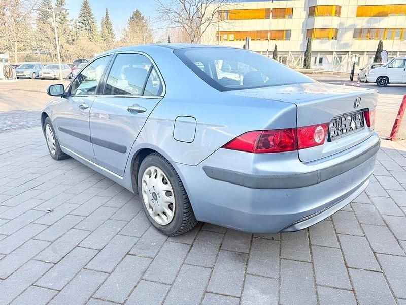 Gebraucht Honda Accord Executive 140 PS (102 kW) 2004 Silber Limousine