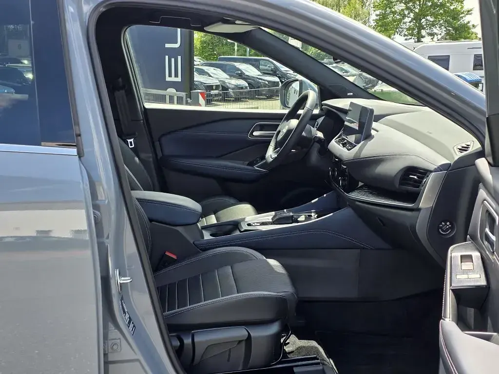 Gebraucht Nissan Qashqai Tekna 158 PS (116 kW) 2024 Grau SUV