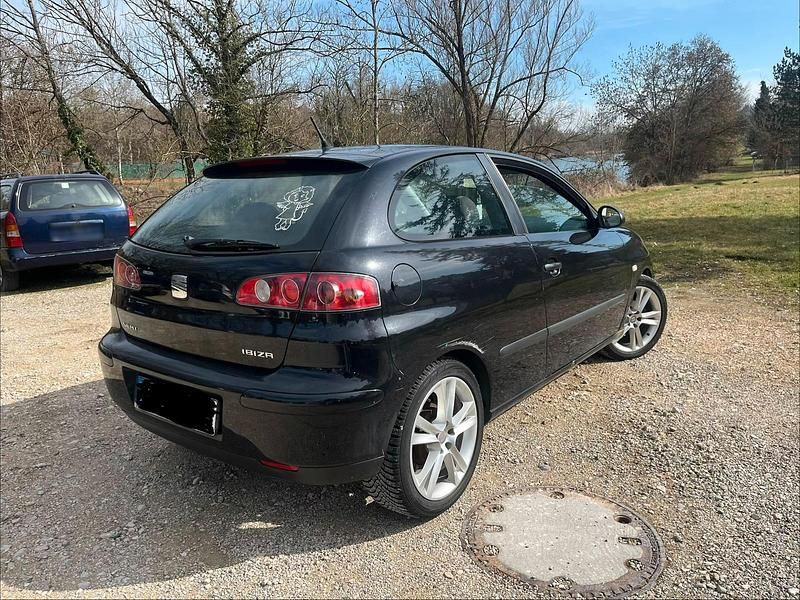 Gebraucht Seat Ibiza 75 PS (55 kW) 2004 Schwarz Kleinwagen