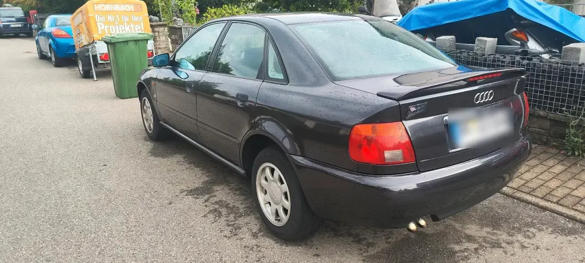 Gebraucht Audi A4 90 PS (66 kW) 1995 Violet Limousine
