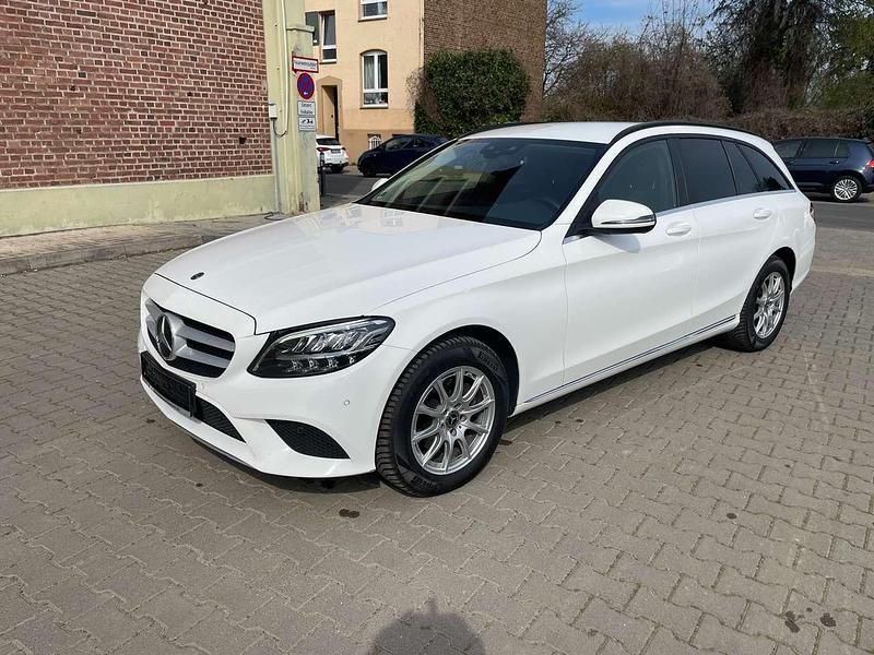 Gebraucht Mercedes C180 122 PS (89 kW) 2021 Weiß Kombi