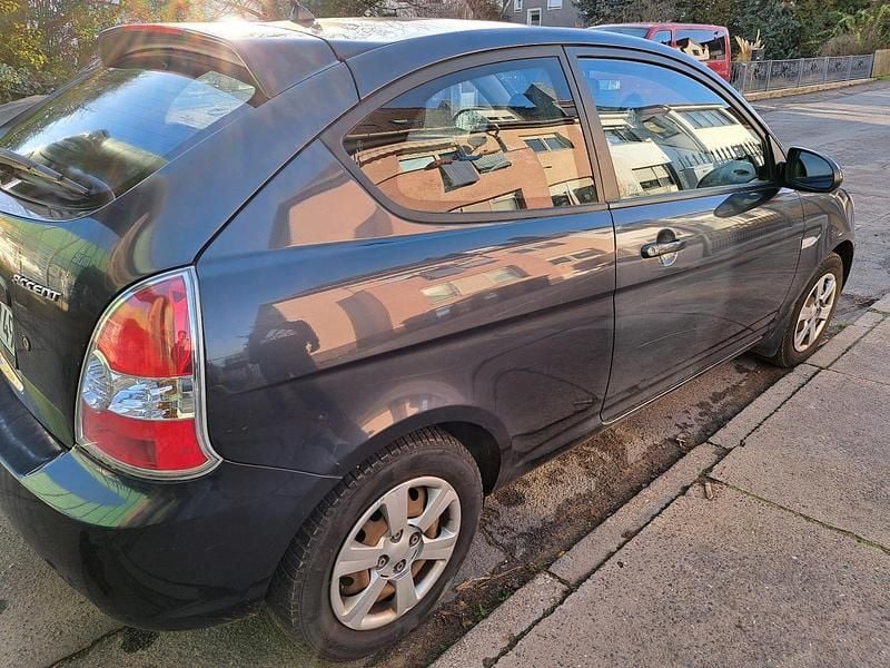 Gebraucht Hyundai Accent 97 PS (71 kW) 2007 Grün Kleinwagen