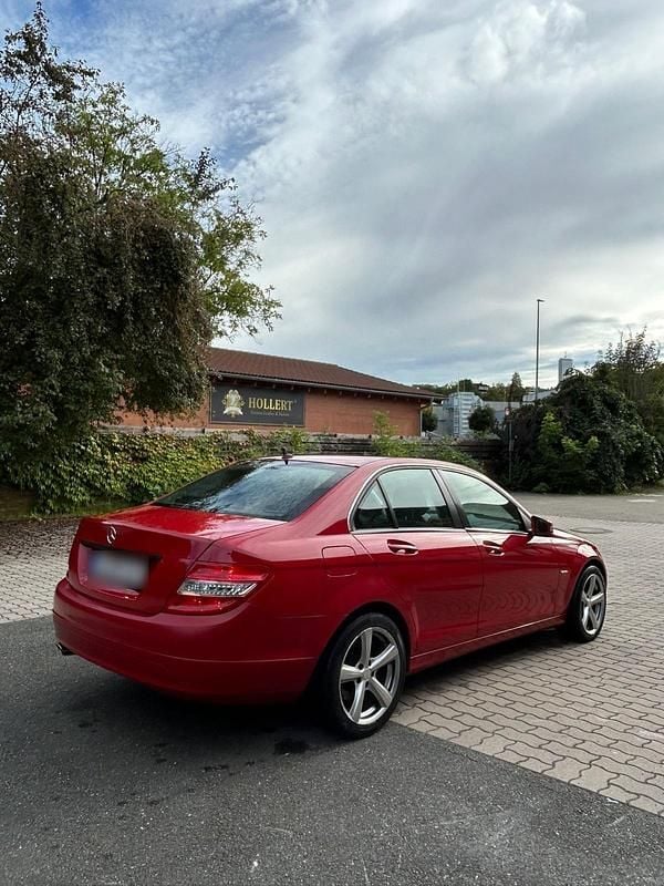 Gebraucht Mercedes C220 170 PS (125 kW) 2010 Rot Limousine