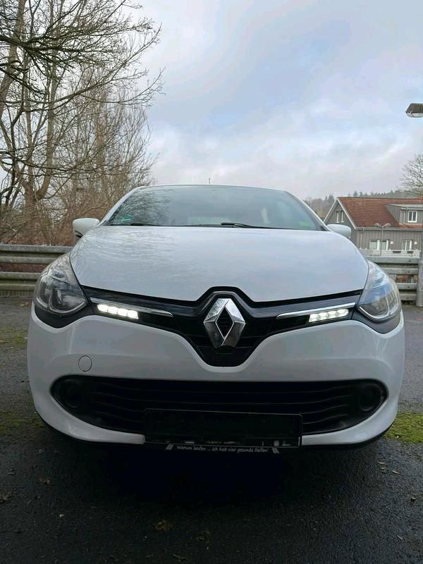 Gebraucht Renault Clio IV Dynamique 90 PS (66 kW) 2015 Weiß Limousine