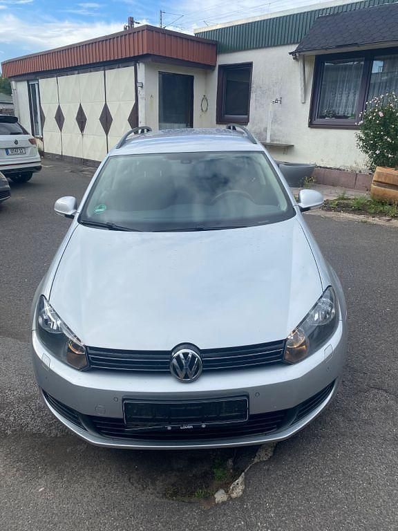 Silber Gebraucht 2012 VW Golf VI Comfortline Kombi | 2.999 € (Guter Preis) - Bild 1/4