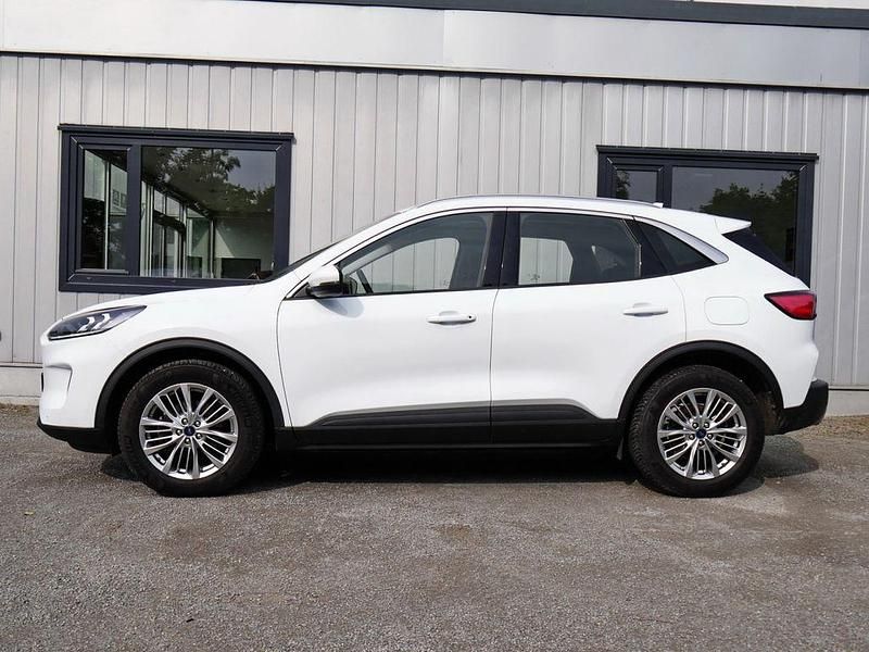 Gebraucht Ford Kuga Titanium 190 PS (139 kW) 2022 Frozenwhite (weiß) SUV