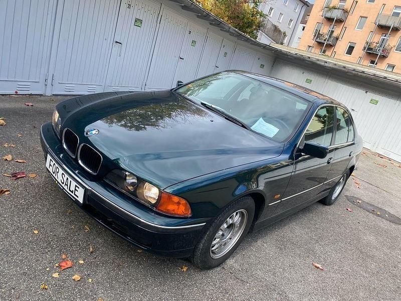 Grün Gebraucht 1996 BMW 520 Limousine | 3.999 € (Fairer Preis) - Bild 1/4