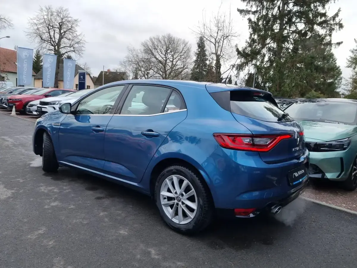 Gebraucht Renault Mégane Intens 101 PS (74 kW) 2017 Berlinblau Limousine