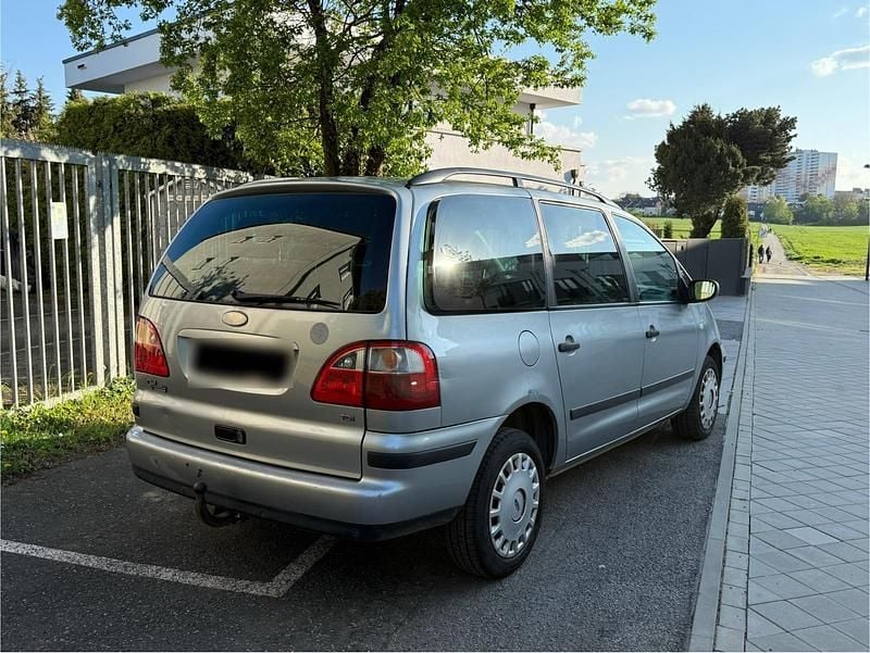 Second-hand Ford Galaxy 116 CP (85 kW) 2004 Gri Monovolum