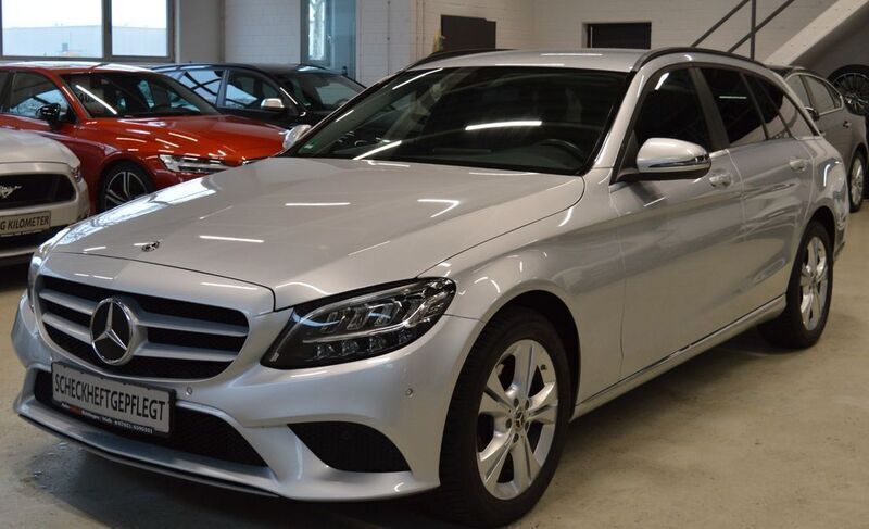 Silber Gebraucht 2020 Mercedes C220 Limousine | 19.700 € (Superpreis) - Bild 1/4
