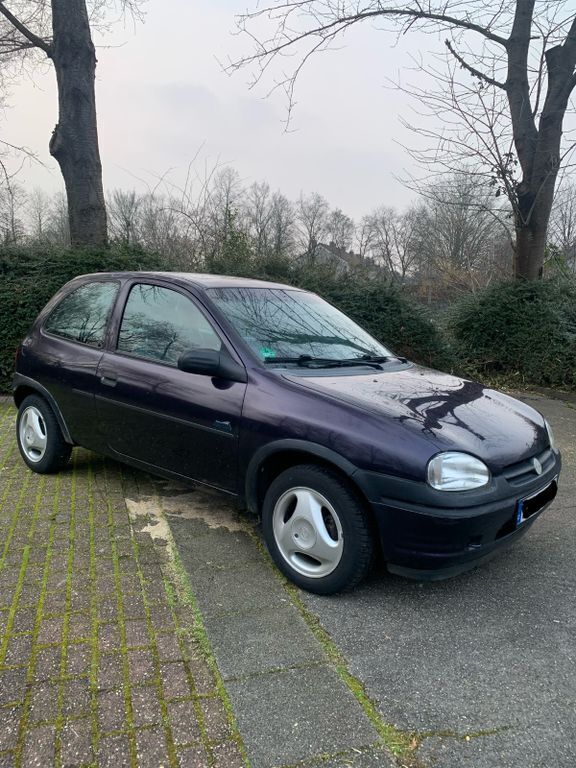 Violet Gebraucht 1996 Opel Corsa Limousine | 1.300 € (Fairer Preis) - Bild 1/4
