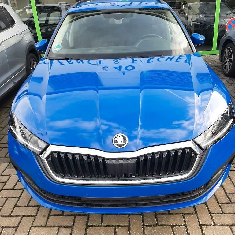 Gebraucht Skoda Octavia 204 PS (150 kW) 2023 Blau Kombi