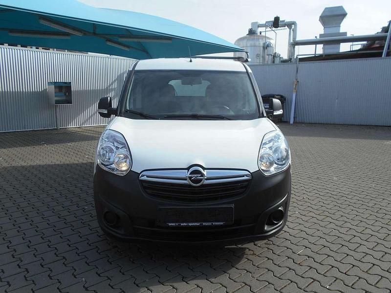 Gebraucht Opel Combo 95 PS (69 kW) 2017 Weiß Van / Kleinbus