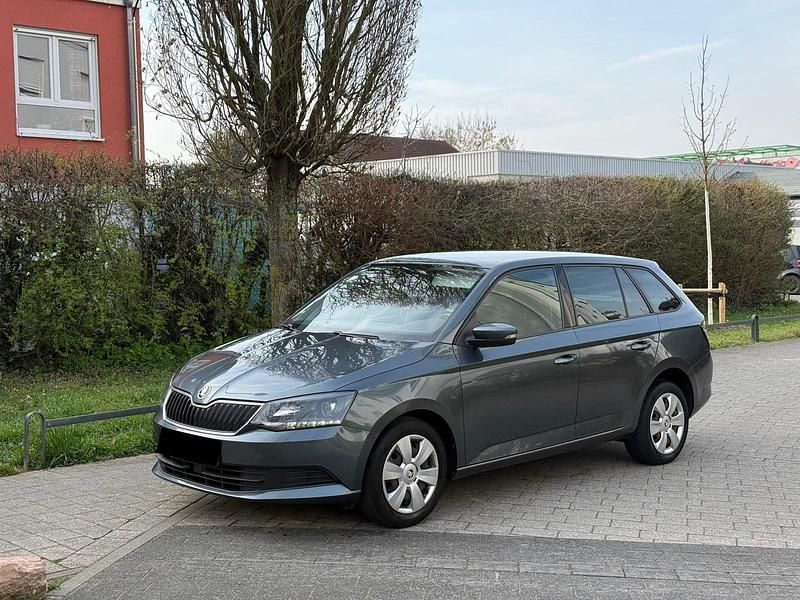 Gebraucht Skoda Fabia Ambition 75 PS (55 kW) 2015 Grau Kombi