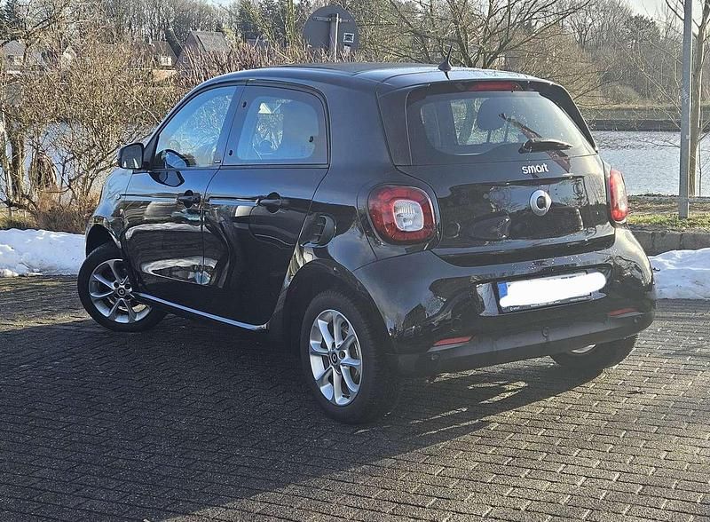 Gebraucht Smart ForFour Passion 71 PS (52 kW) 2016 Schwarz Kleinwagen