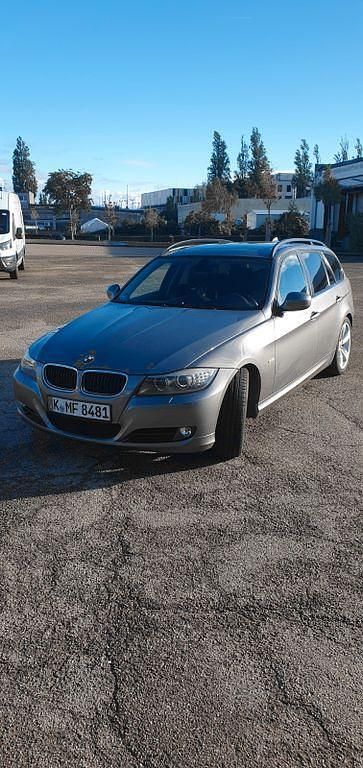 Gebraucht BMW 320 170 PS (125 kW) 2009 Grau Kombi