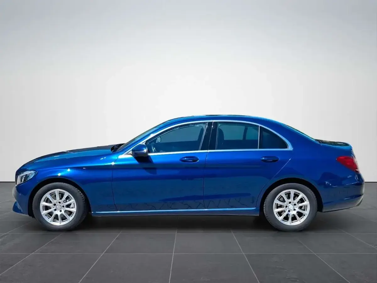 Gebraucht Mercedes C180 Avantgarde 156 PS (114 kW) 2017 Blau Limousine