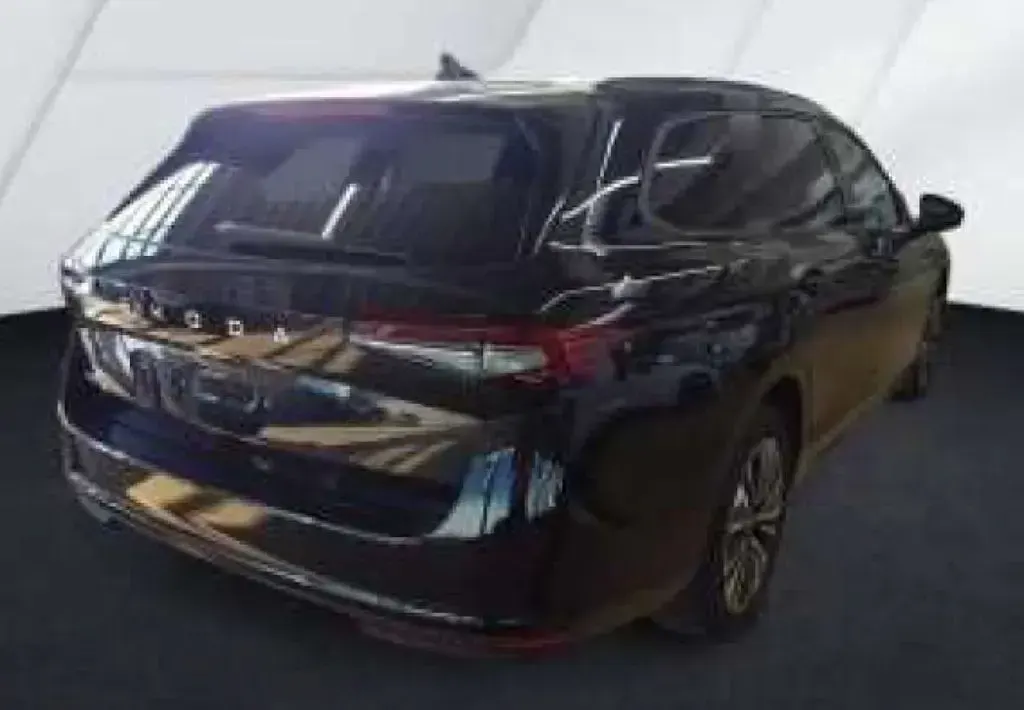 Gebraucht Skoda Superb Selection 150 PS (110 kW) 2025 Onyxschwarz metallic Kombi