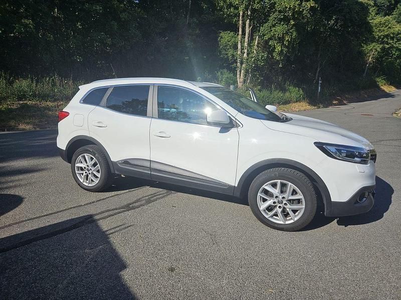 Weiß Gebraucht 2016 Renault Kadjar Bose Edition SUV | 12.000 € (Fairer Preis) - Bild 1/4