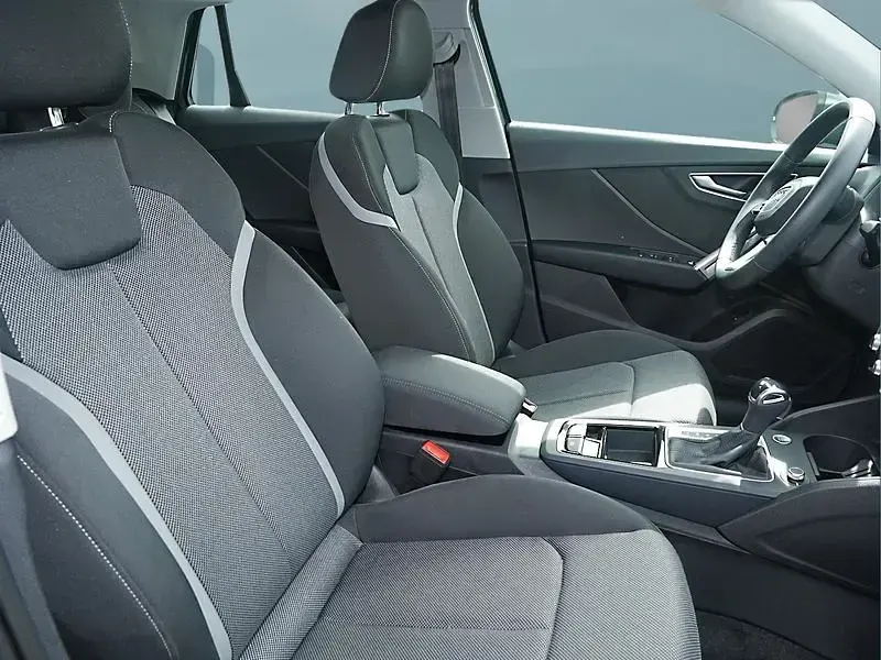Gebraucht Audi Q2 150 PS (110 kW) 2025 Grau SUV