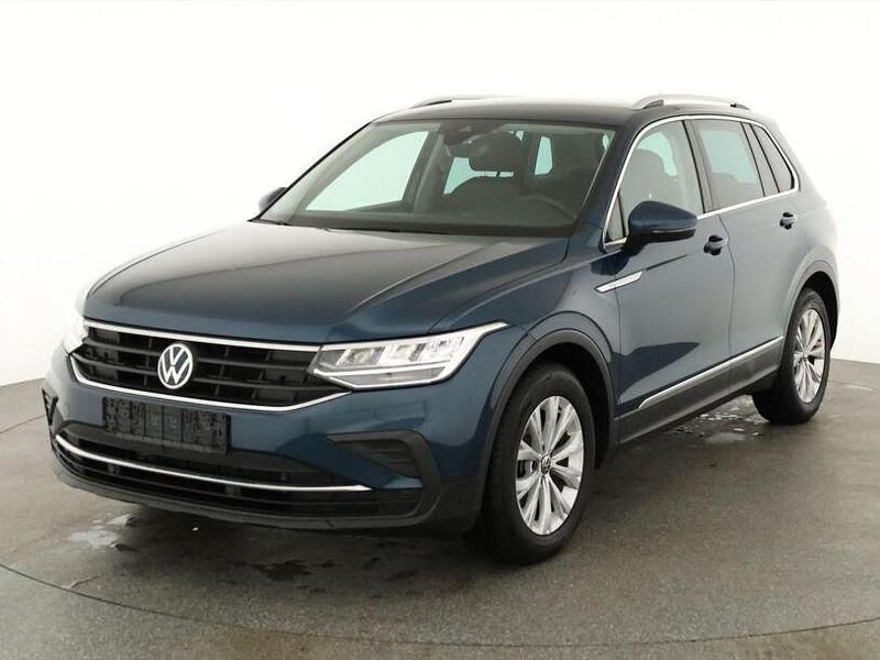 Gebraucht VW Tiguan Life 150 PS (110 kW) 2022 Blau SUV